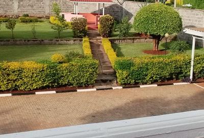 7 Bed House with En Suite in Runda - 3