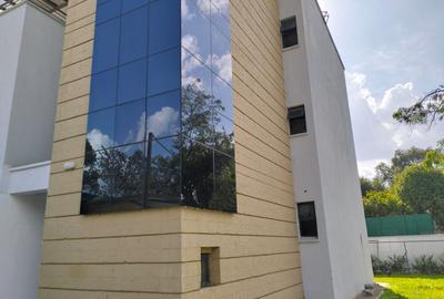 4 Bed Townhouse with En Suite at Lavington - 3