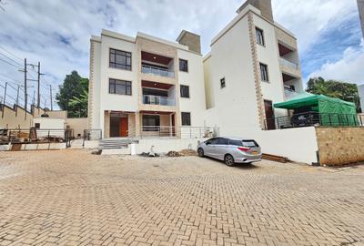 5 Bed House with En Suite in Kyuna