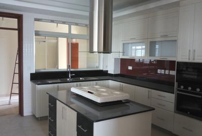 4 Bed Apartment with En Suite at Parklands