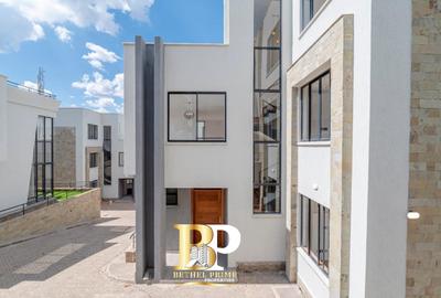 5 Bed Villa with En Suite in Lavington - 4