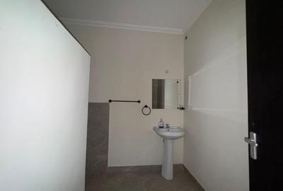 Serviced 2 Bed Apartment with En Suite in Vipingo - 4
