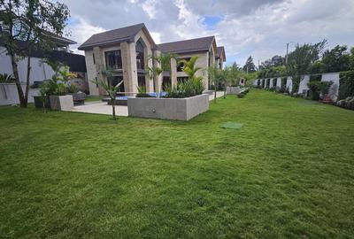 5 Bed House with En Suite in Runda