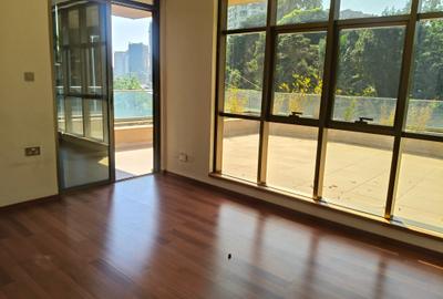 3 Bed Apartment with En Suite at Parklands - 2