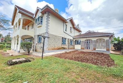 6 Bed House with En Suite in Runda