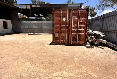 4,000 ft² Warehouse with Parking in Karen