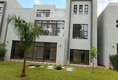 5 Bed Townhouse with En Suite at Lavington