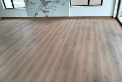 5 Bed Townhouse with En Suite in Lavington - 4