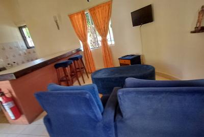 Furnished 1 Bed Apartment with En Suite at Links Road - 4