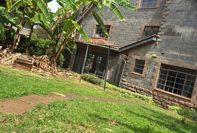 5 Bed Townhouse with En Suite at Lavington Green - 3