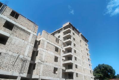 Serviced 2 Bed Apartment with En Suite at Links Road - 3