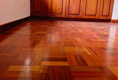 5 Bed Townhouse with En Suite in Lavington - 2