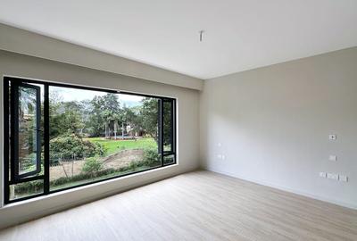 5 Bed Townhouse with En Suite at Lavington Green - 3