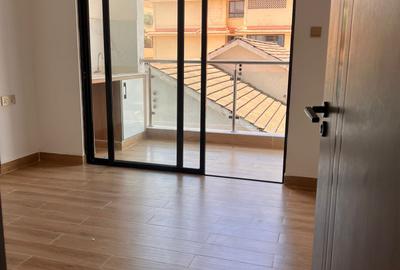 1 Bed Apartment with Gym in Kilimani - 4