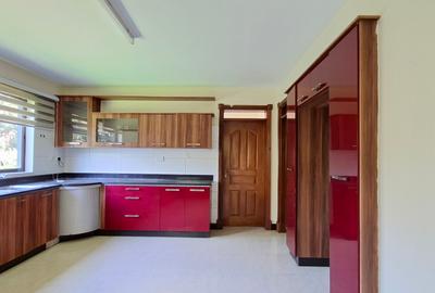 4 Bed House with En Suite at Grevillea Grove - 3