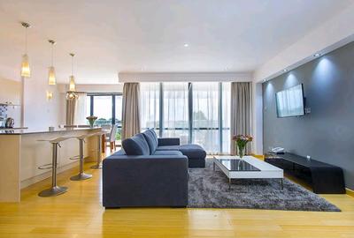 Serviced 2 Bed Apartment with En Suite at Riverside Drive