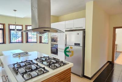 5 Bed House with En Suite in Kyuna - 4