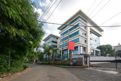 301 m² Office with Backup Generator in Riverside