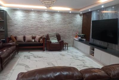 5 Bed Villa with En Suite in Lavington