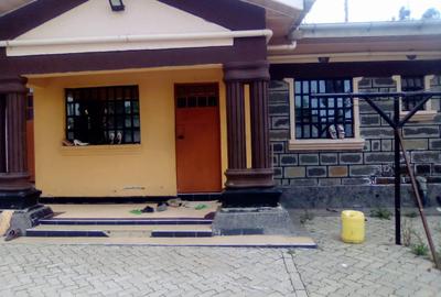 7 Bed House with En Suite at Lanet - 4