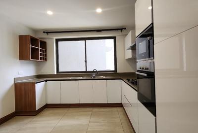 3 Bed Apartment with En Suite in Westlands Area - 4