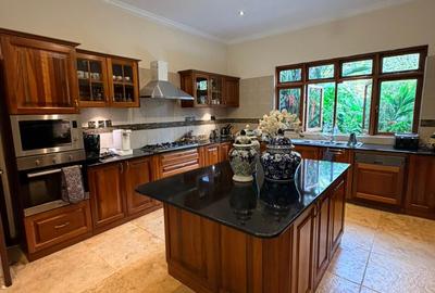 5 Bed House with En Suite in Karen - 3