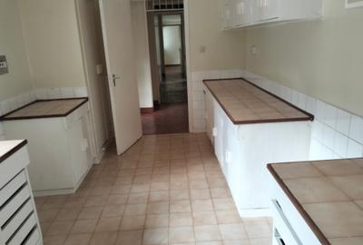 4 Bed House with En Suite in Loresho - 2