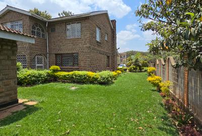 5 Bed Townhouse with En Suite at Lavington Road - 3