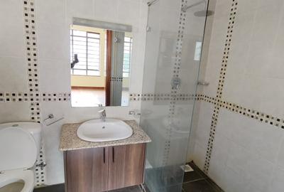 5 Bed Villa with En Suite in Lavington - 4