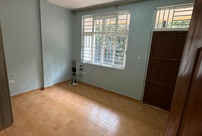 5 Bed House with En Suite in Karen - 3