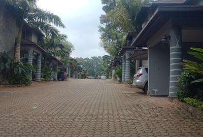 4 Bed Townhouse with En Suite in Spring Valley