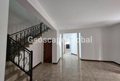 5 Bed House with En Suite in Gigiri