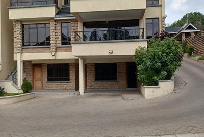 5 Bed Villa with En Suite at Lavington