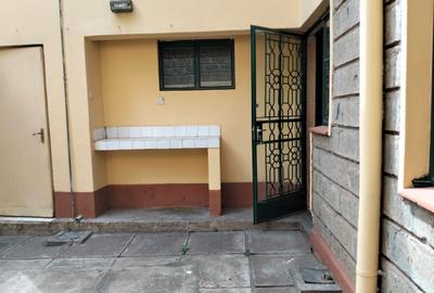 5 Bed Townhouse with En Suite in Lavington