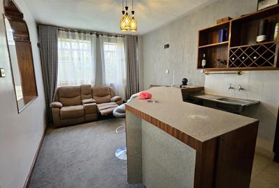 5 Bed House with En Suite in Runda