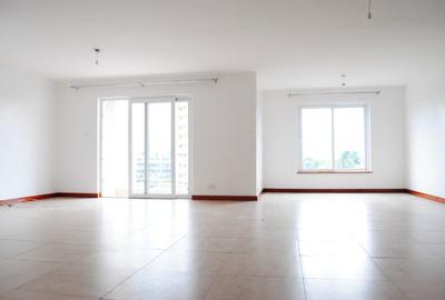 3 Bed Apartment with En Suite in Lavington