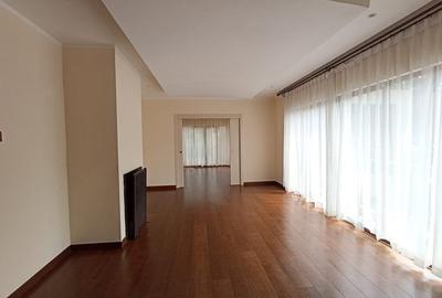 5 Bed Townhouse with En Suite at Convent Drive - 4