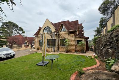 5 Bed Villa with En Suite in Lavington