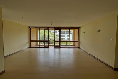 3 Bed Apartment with En Suite at Riverside Drive - 4