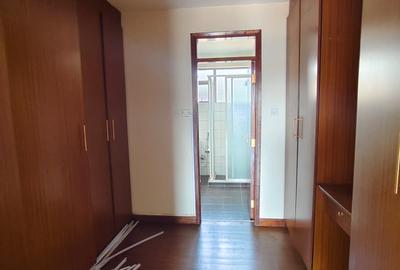 3 Bed Apartment with En Suite in Kilimani - 4
