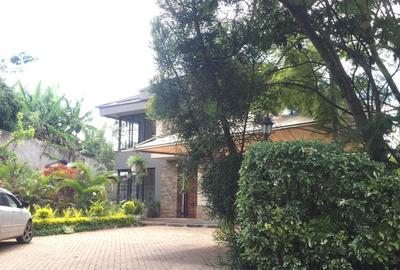 4 Bed Townhouse in Ridgeways - 2