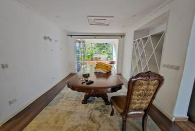 6 Bed House with En Suite in Runda - 4