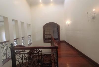 5 Bed House with En Suite in Runda - 4