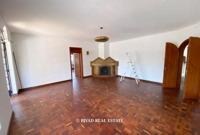 4 Bed House with Garden in Nyari - 4