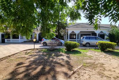 4 Bed Villa with En Suite at Pride Inn - 2