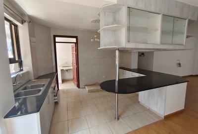 1 Bed Apartment with En Suite in Kilimani - 3