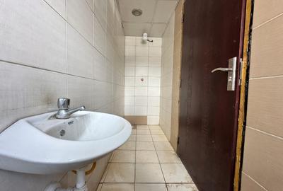 9,000 ft² Warehouse with Parking in Mombasa Road - 4