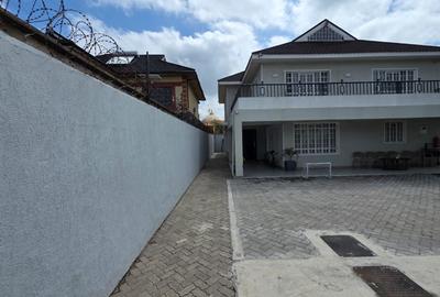 5 Bed Townhouse with En Suite in Kitengela - 3