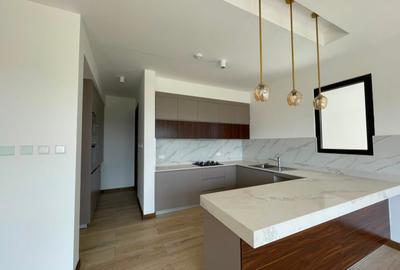 2 Bed Apartment with En Suite in Rosslyn - 3