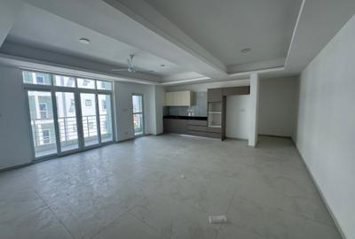 2 Bed Apartment with En Suite at Off Links Road - 3